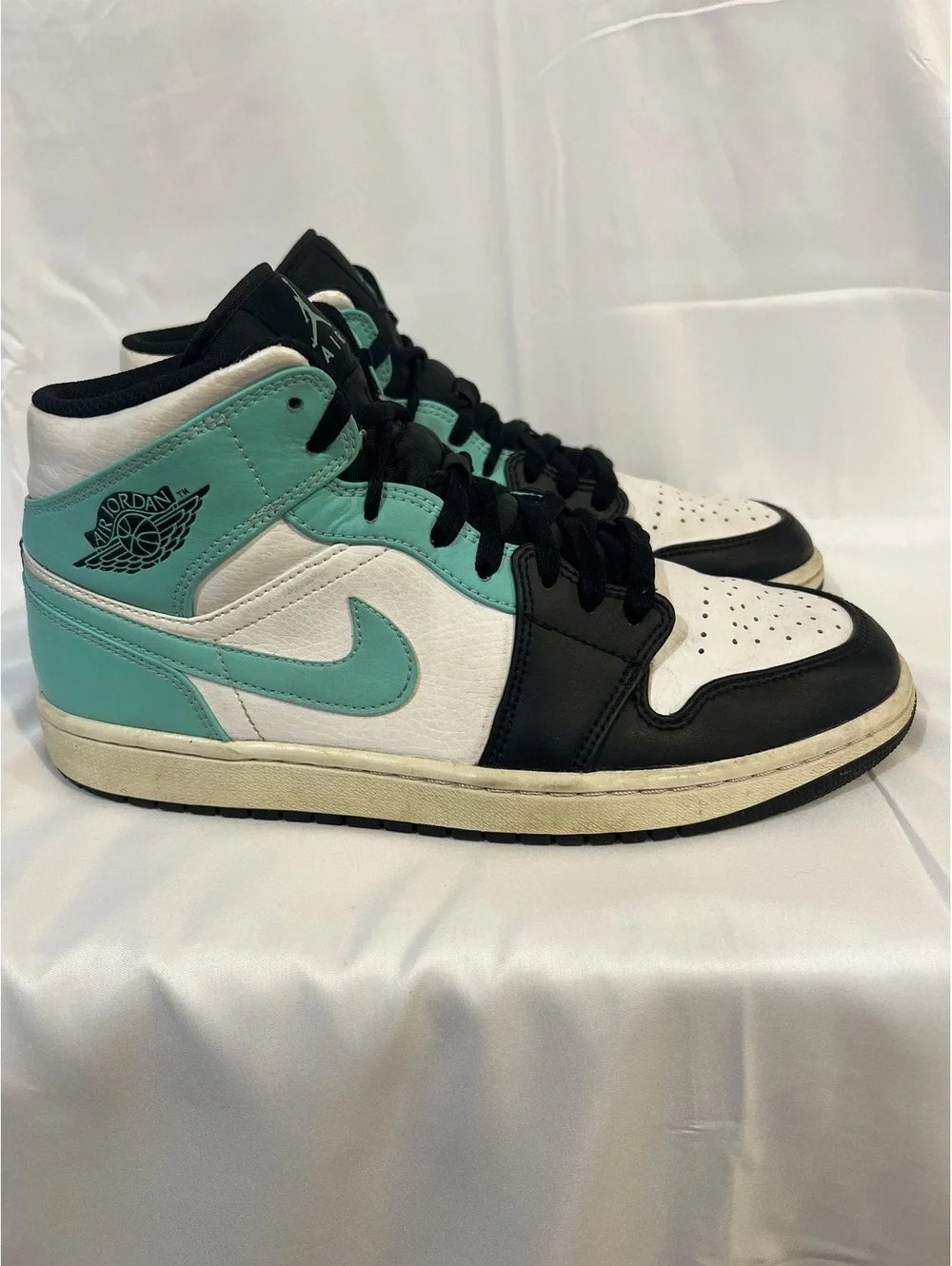Air Jordan 1 Mid 'Tropical Twist'